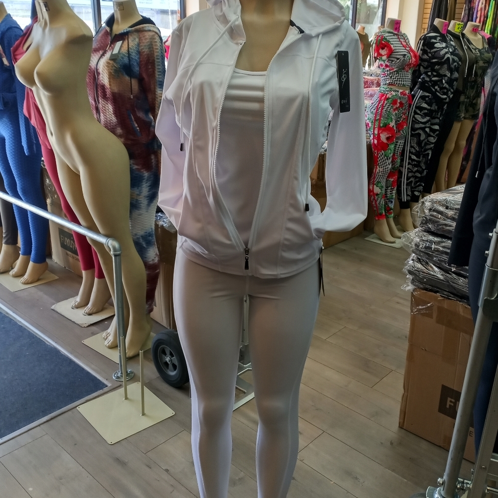 Three-piece tracksuit for women